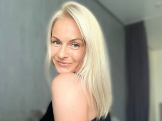 AliceeGrace private naked camshow